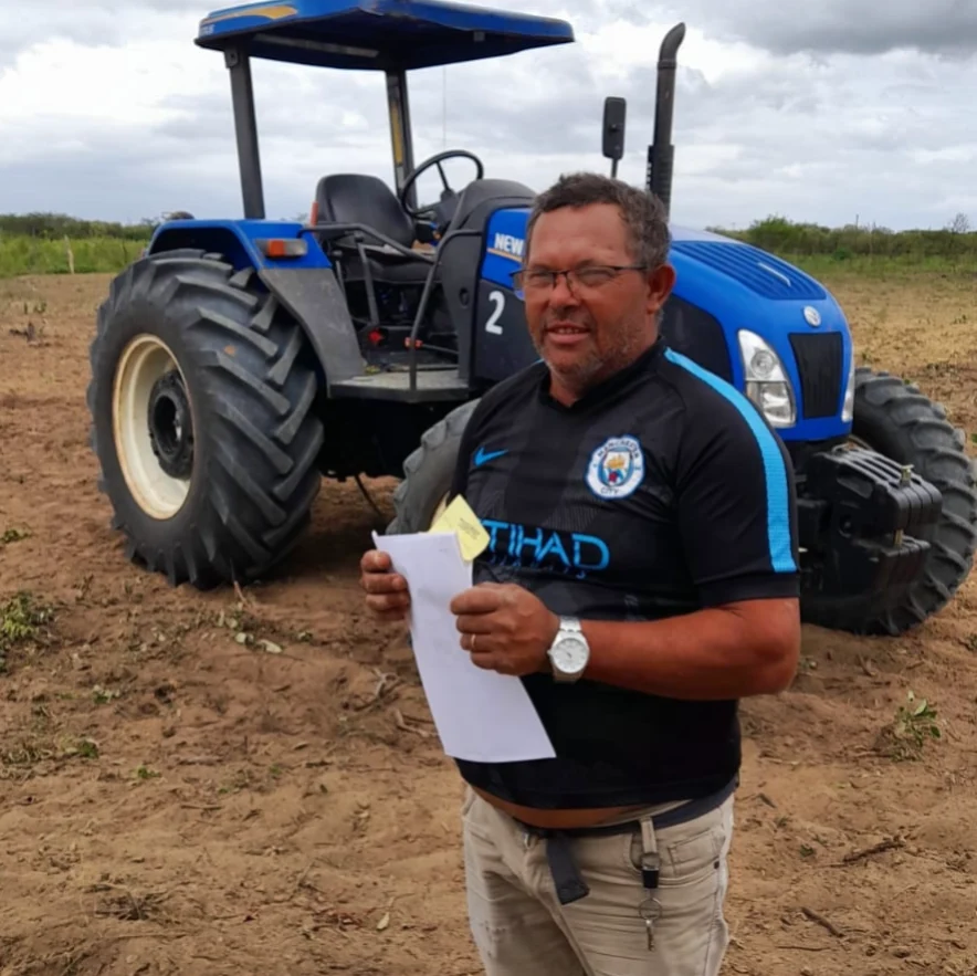 Prefeitura de Nova Floresta realiza cortes de terra na zona rural