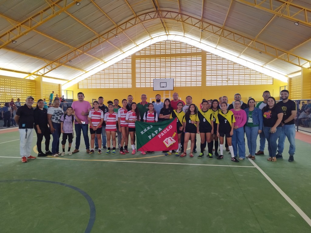 Escola Papa Paulo VI realiza amistoso preparatório para Jogos Interclasses no Giásio Lalitão