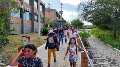 Crianças e adolescentes do SCFV visitam a UFCG