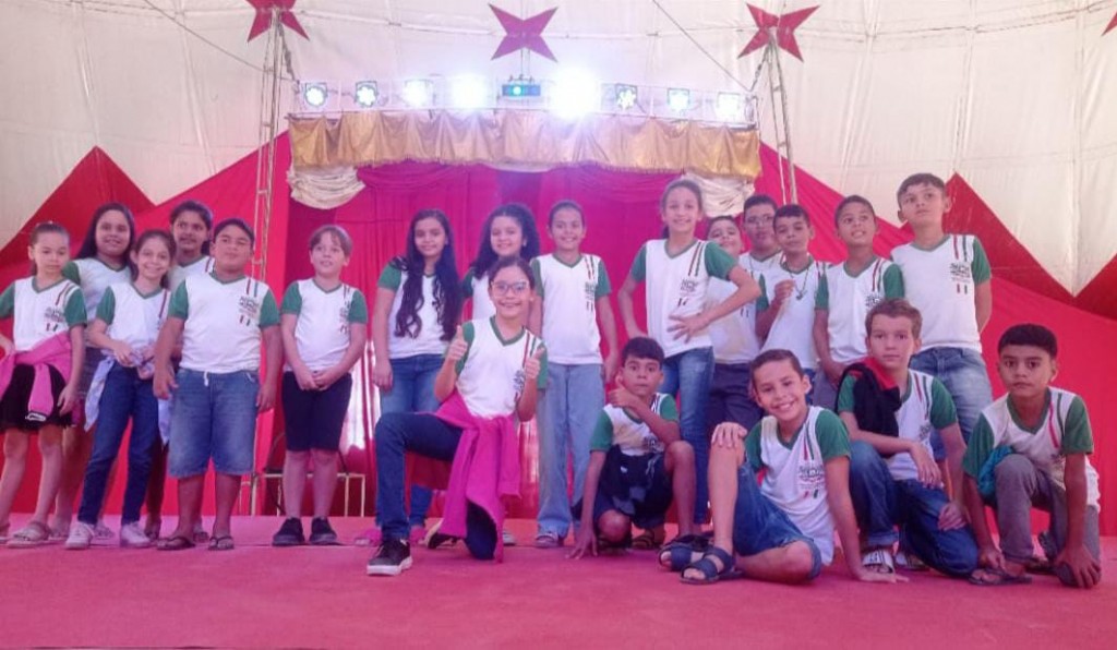 A Prefeitura Municipal de Nova Floresta juntamente com a Secretaria de Educação, promoveram uma manhã circense para os alunos das Escolas Municipais