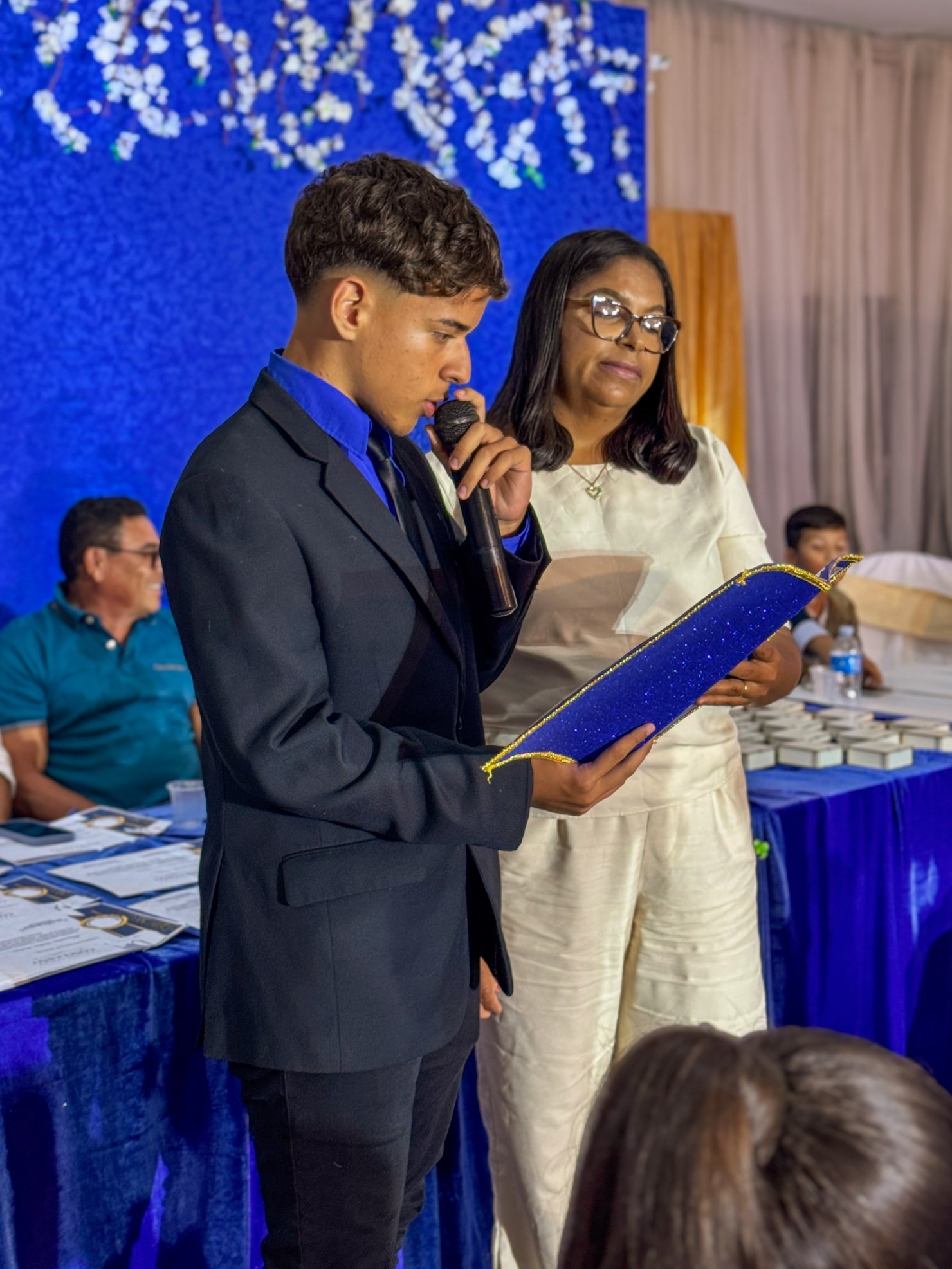 Formatura dos alunos do 9º ano e da EJA marca a noite desta quinta-feira (11)