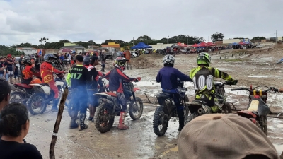 Motocross de Emancipação é realizado