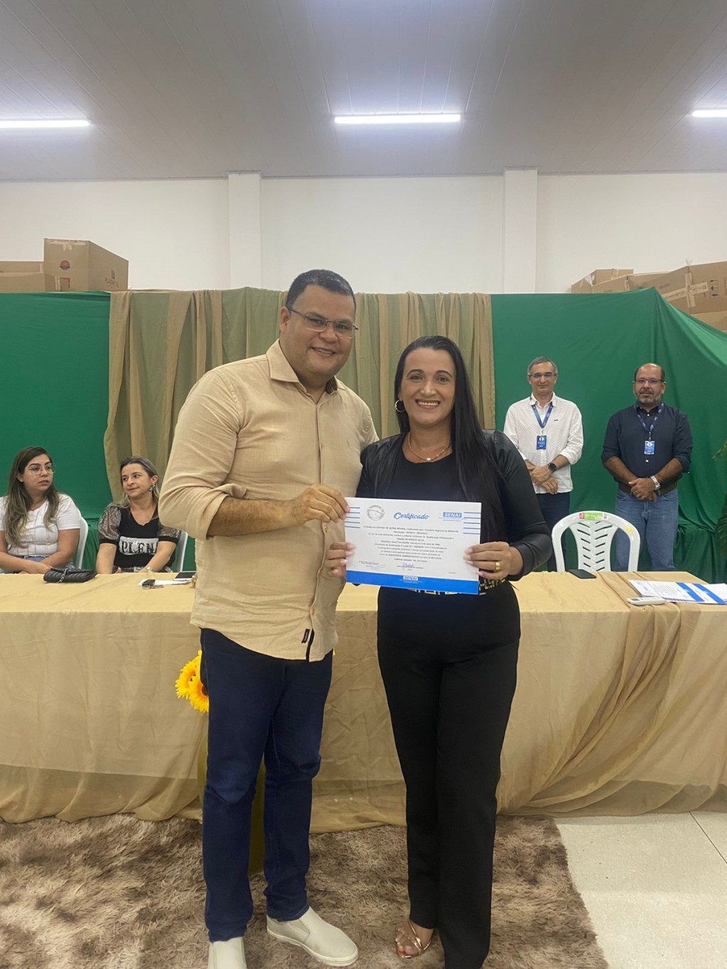Prefeitura de Nova Floresta realiza entrega de Certificados de Conclusão de Curso Profissionalizante de Assistente Administrativo pelo SENAI
