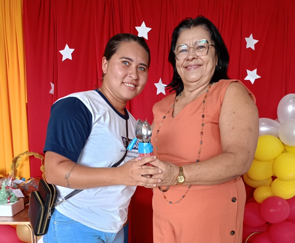 Prefeitura de Nova Floresta promove comemoração do Dia das Mães no SCFV