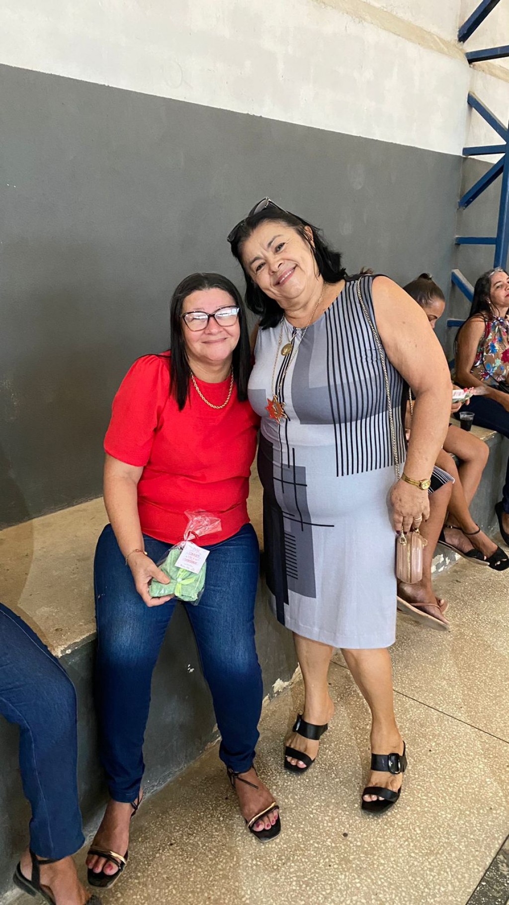 Prefeitura de Nova Floresta promove comemoração do Dia das Mães no Forró dos Idosos