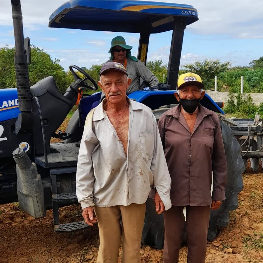 Prefeitura de Nova Floresta realiza cortes de terra na zona rural