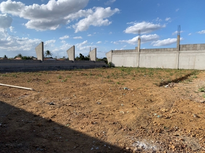 PREFEITO JARSON SANTOS ACOMPANHA O ANDAMENTO DA CONSTRUÇÃO DE GINÁSIO POLIESPORTIVO