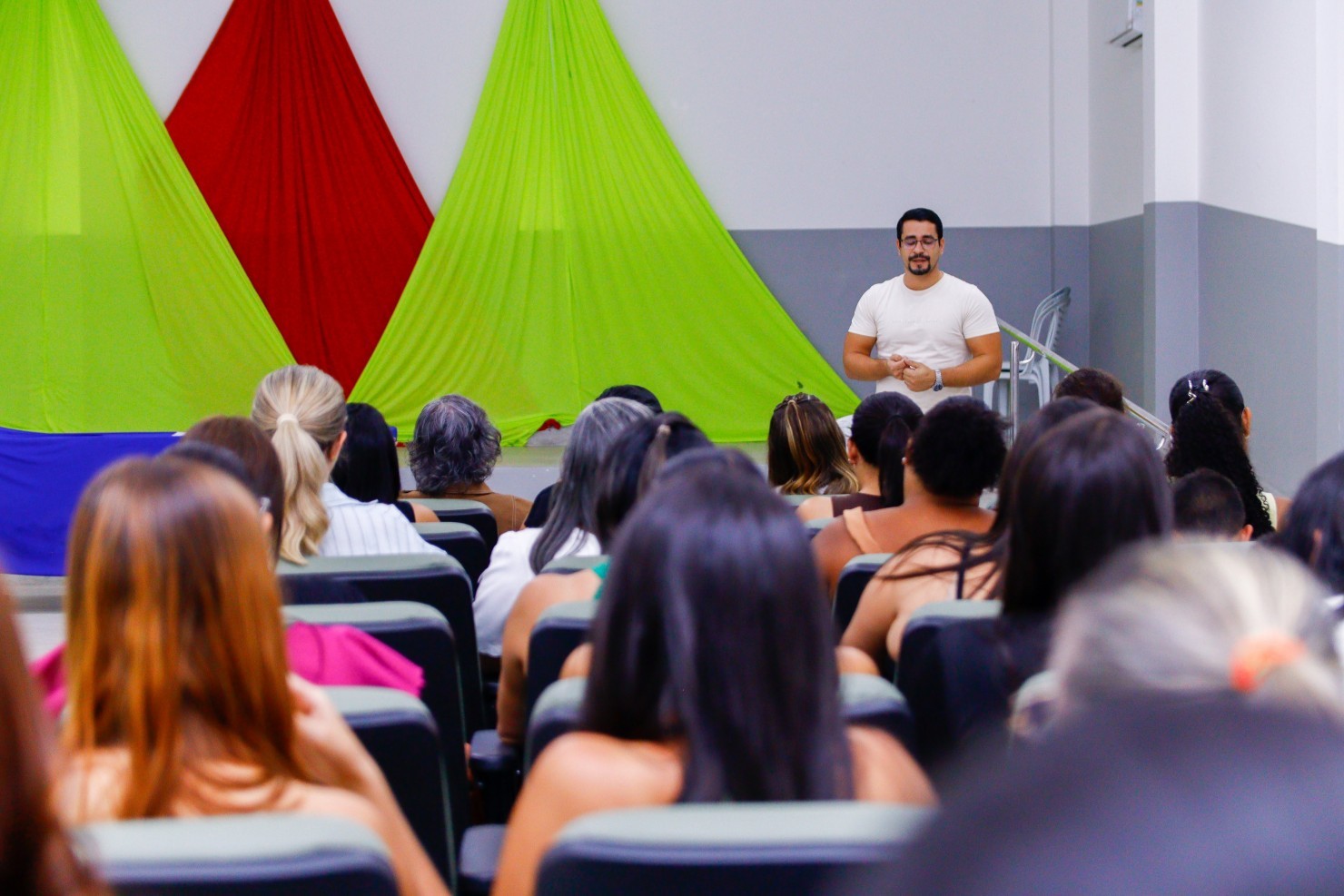 Prefeitura de Nova Floresta realiza entrega de certificados do curso de Corte e Costura Industrial em parceria com o SENAI