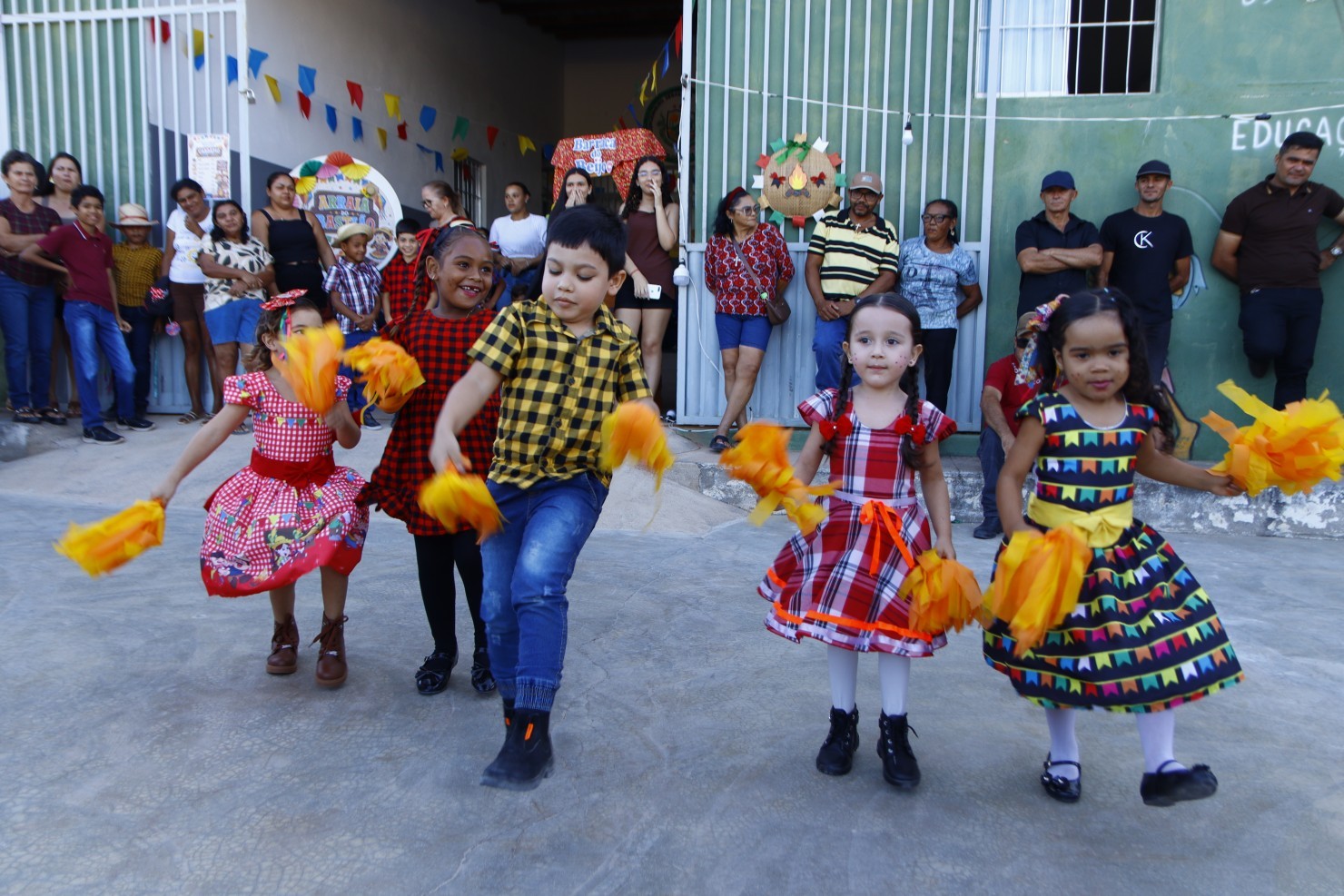 Escola Engenheiro Sebastião Ernesto realiza Arraiá do São João da Educação na zona rural de Nova Floresta