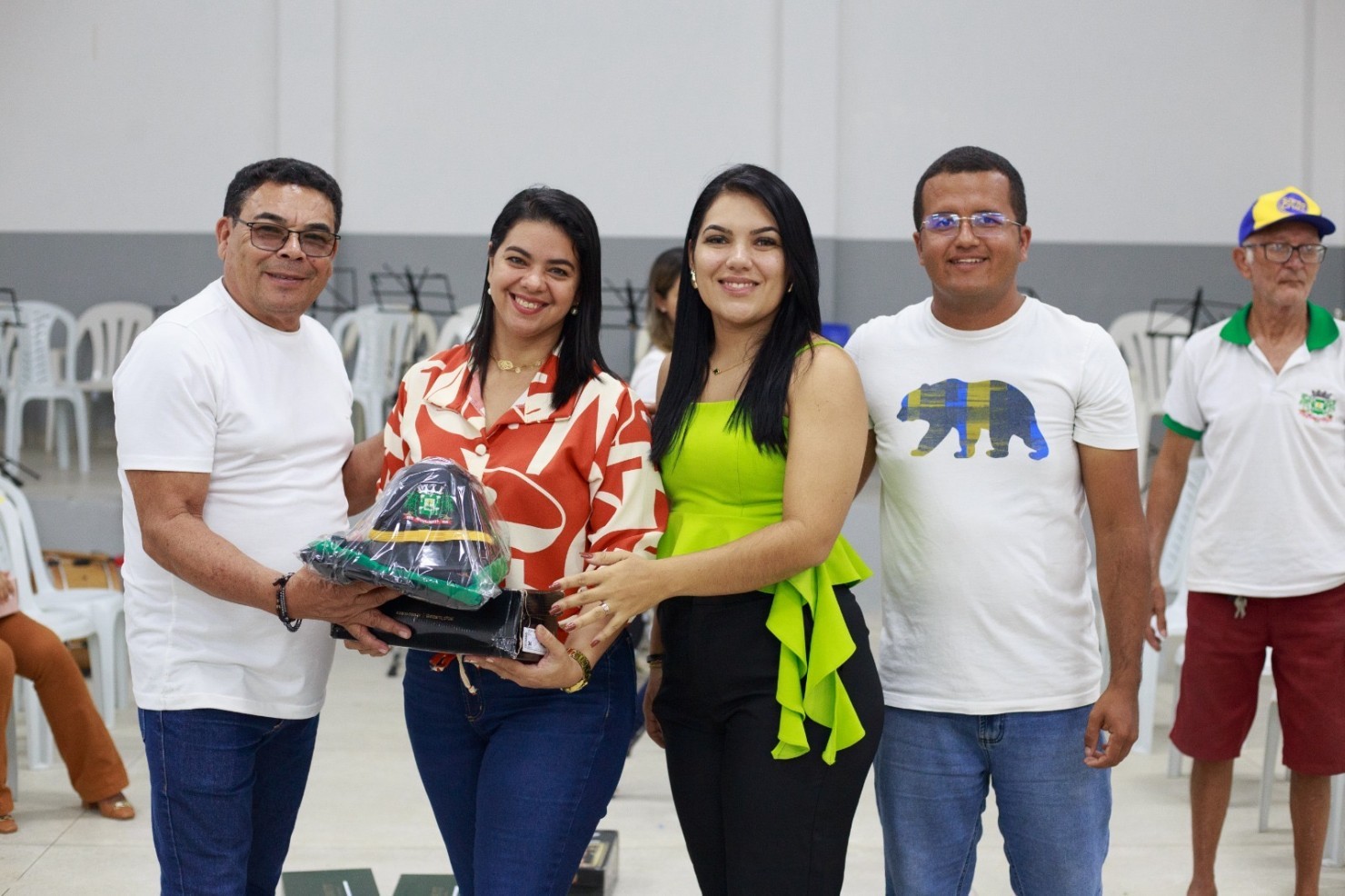 Prefeitura realiza entrega de novos fardamentos à Orquestra Filarmônica José Batista Dantas em comemoração aos 66 anos de emancipação política
