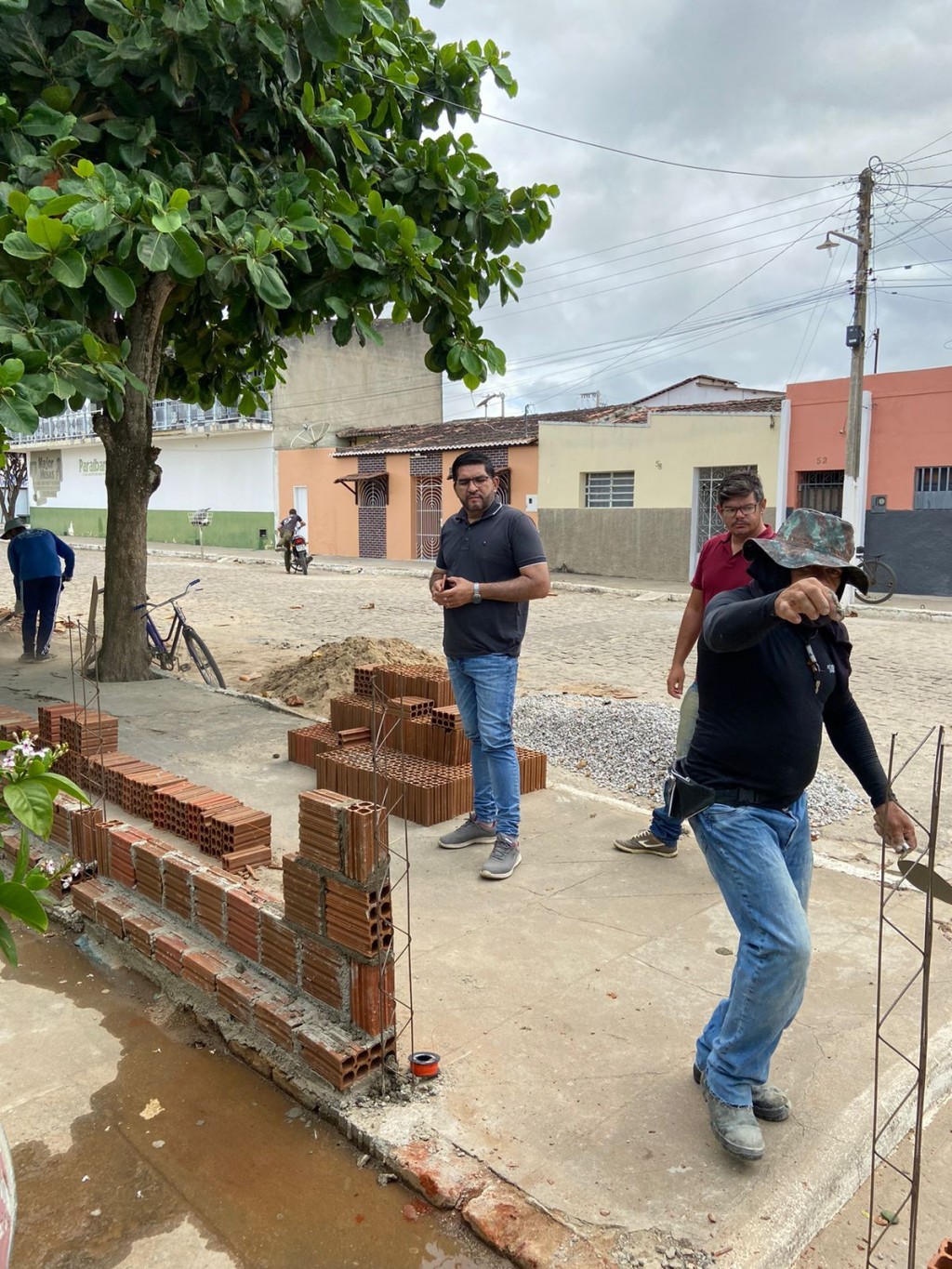 Prefeito Jarson Santos acompanha reforma no PSF I.