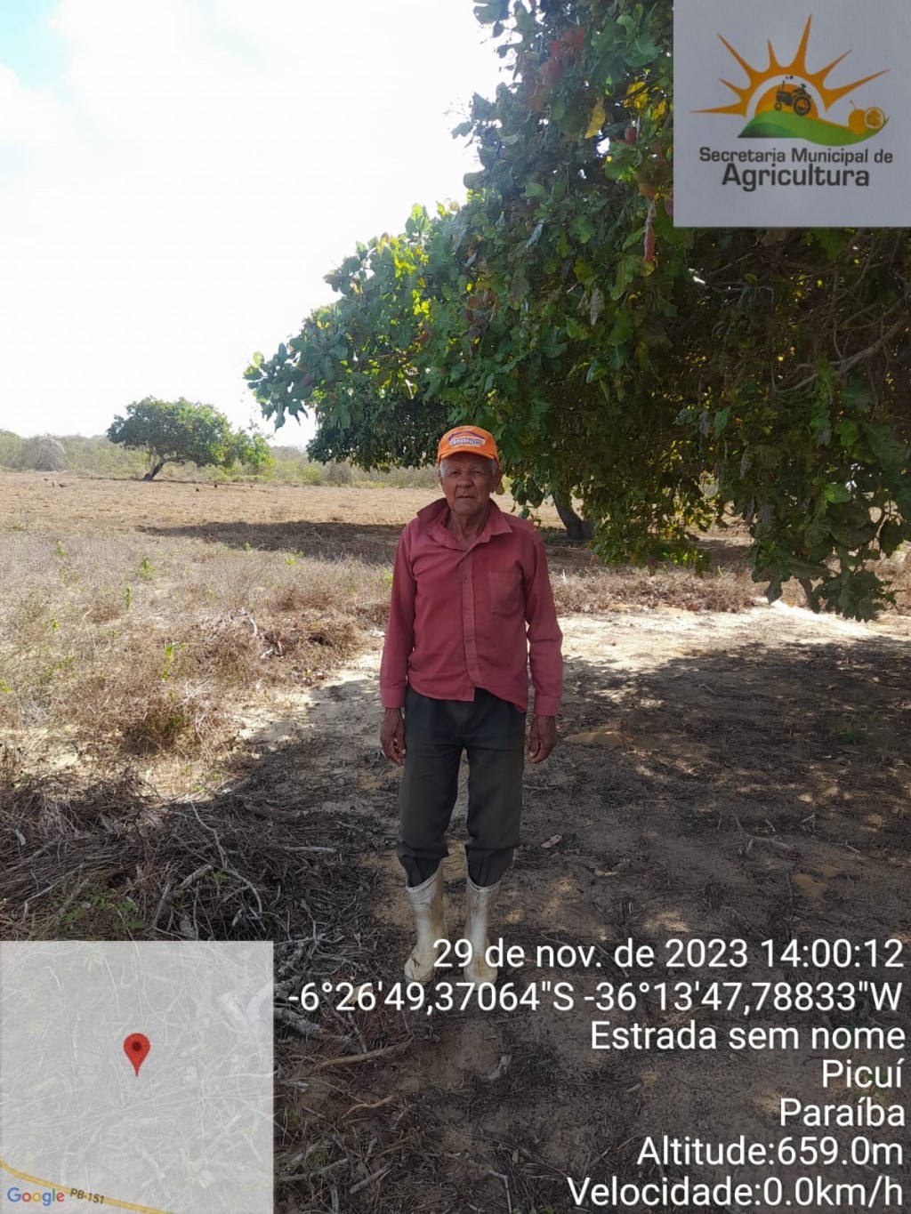 A Prefeitura de Nova Floresta continua com as atividades de cortes de terra na zona rural.