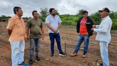Prefeito Jarson visita local do novo Galpão de Reciclagem