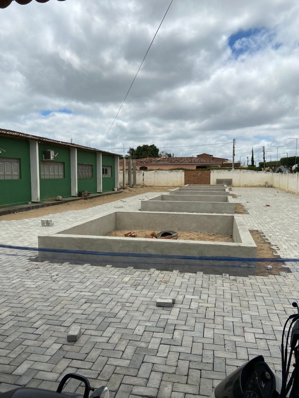 Prefeito Jarson acompanha andamento da obra de um novo auditório.