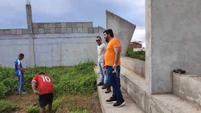 Prefeito Jarson acompanha retomada das obras de ginásio