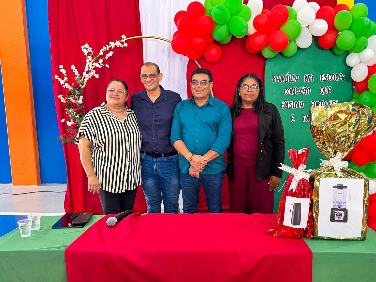 Escola Papa Paulo VI promove encontro com famílias para discutir desafios das relações entre pais e filhos