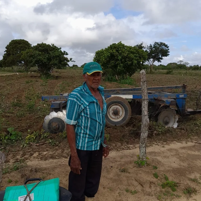 Prefeitura de Nova Floresta realiza serviços de cortes de terra na zona rural