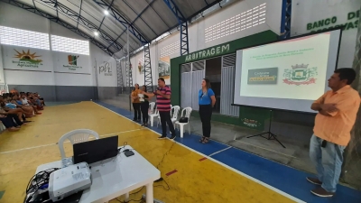 Prefeitura de Nova Floresta realiza reunião com famílias cadastradas no Programa Auxílio Brasil