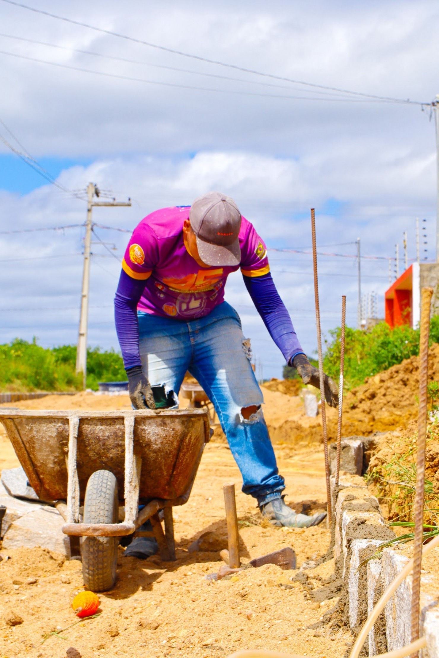 Prefeitura de Nova Floresta inicia obras de pavimentação na Rua Damião Pedro de Lima e amplia investimentos em infraestrutura urbana