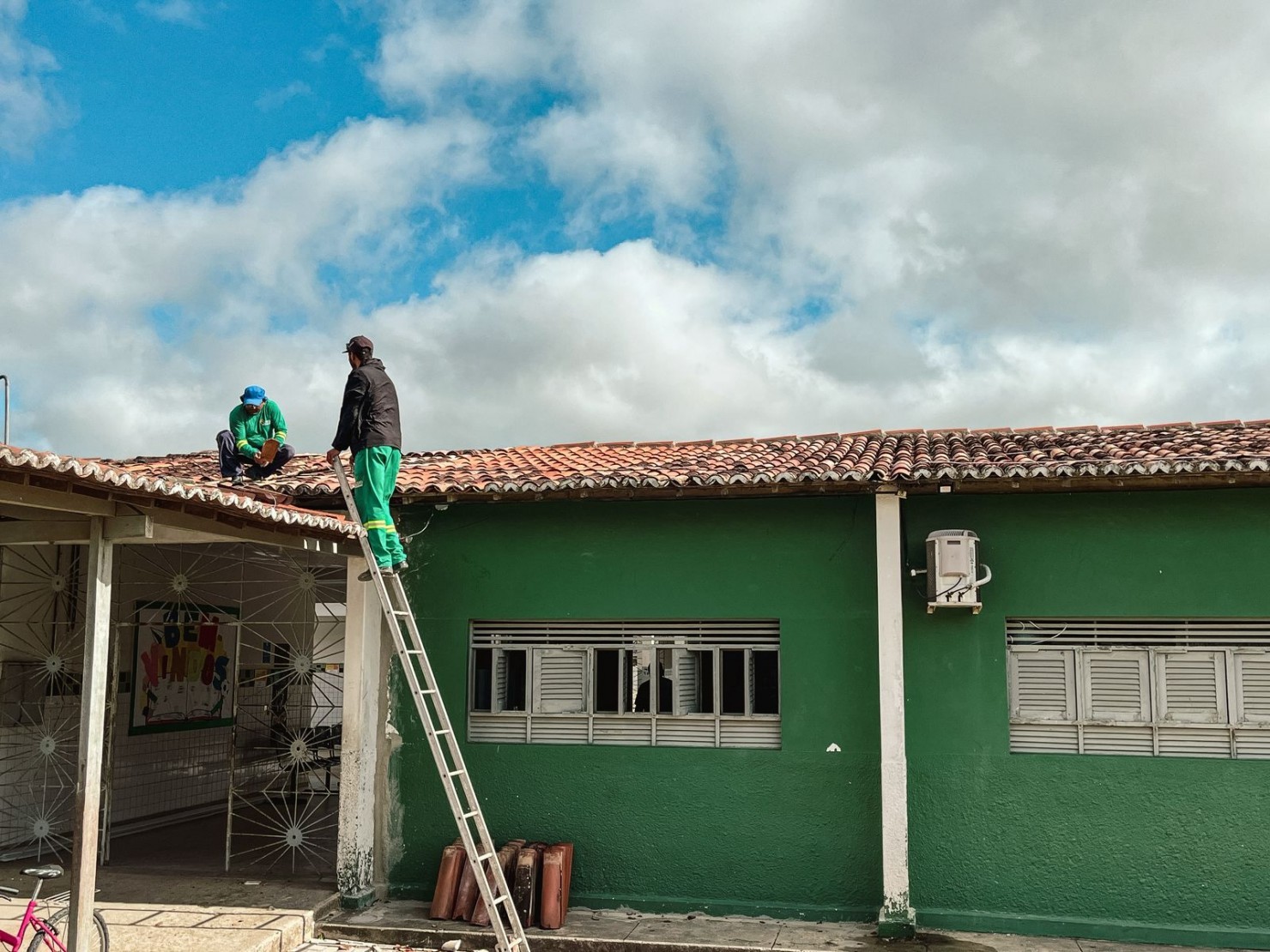 Reparos no Telhado da Escola Municipal Papa Paulo VI
