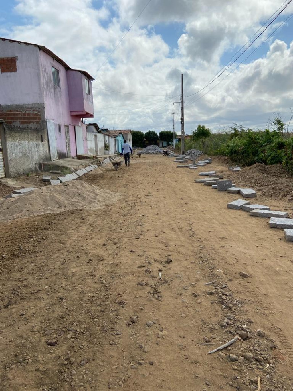 Prefeito Jarson acompanha obra de Pavimentação em Paralelepípedo.