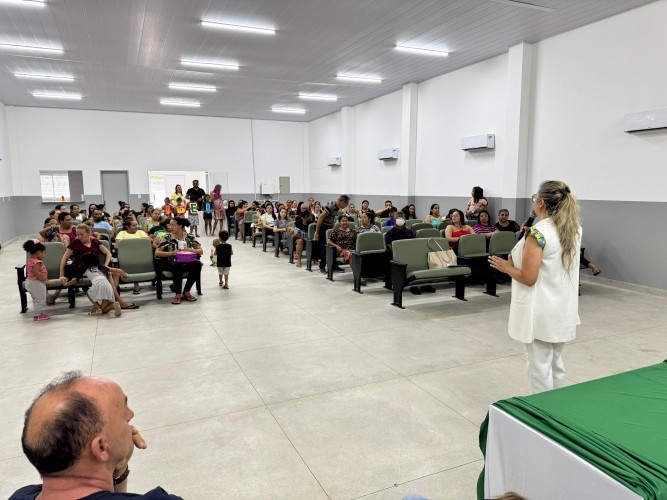 Nova Floresta promove reunião com pais de crianças neuroatípicas para discutir implantação de neuropediatra