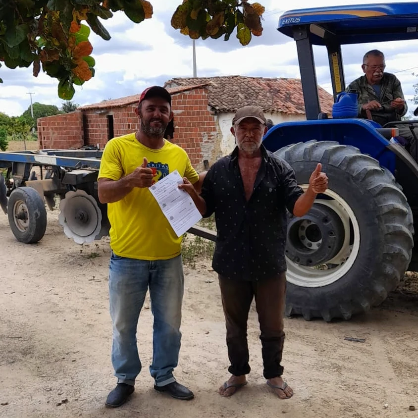 Prefeitura de Nova Floresta realiza cortes de terra na zona rural