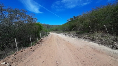 Prefeito Jarson e secretários de Transportes e Agricultura visitam estrada da Jandaíra