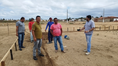 Prefeito Jarson acompanha obras de construção de novo Cemitério