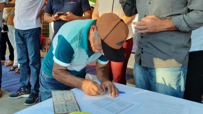 Prefeito Jarson assina ordens de serviço de pavimentações e retomada de ginásio