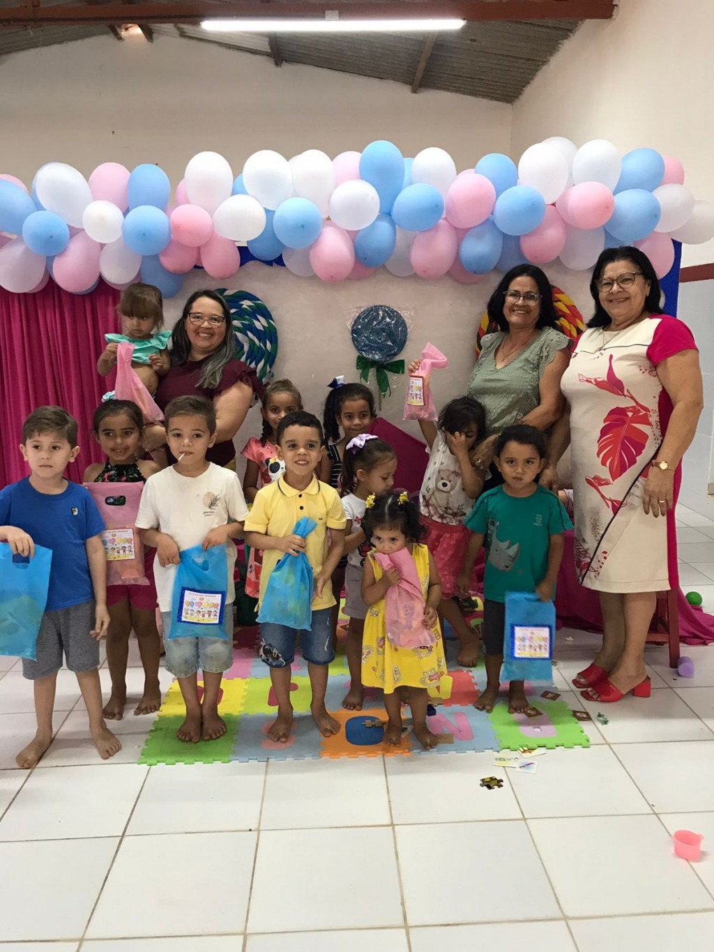 Prefeitura de Nova Floresta realiza culminância do dia das crianças do grupo da primeira infância no CRAS.