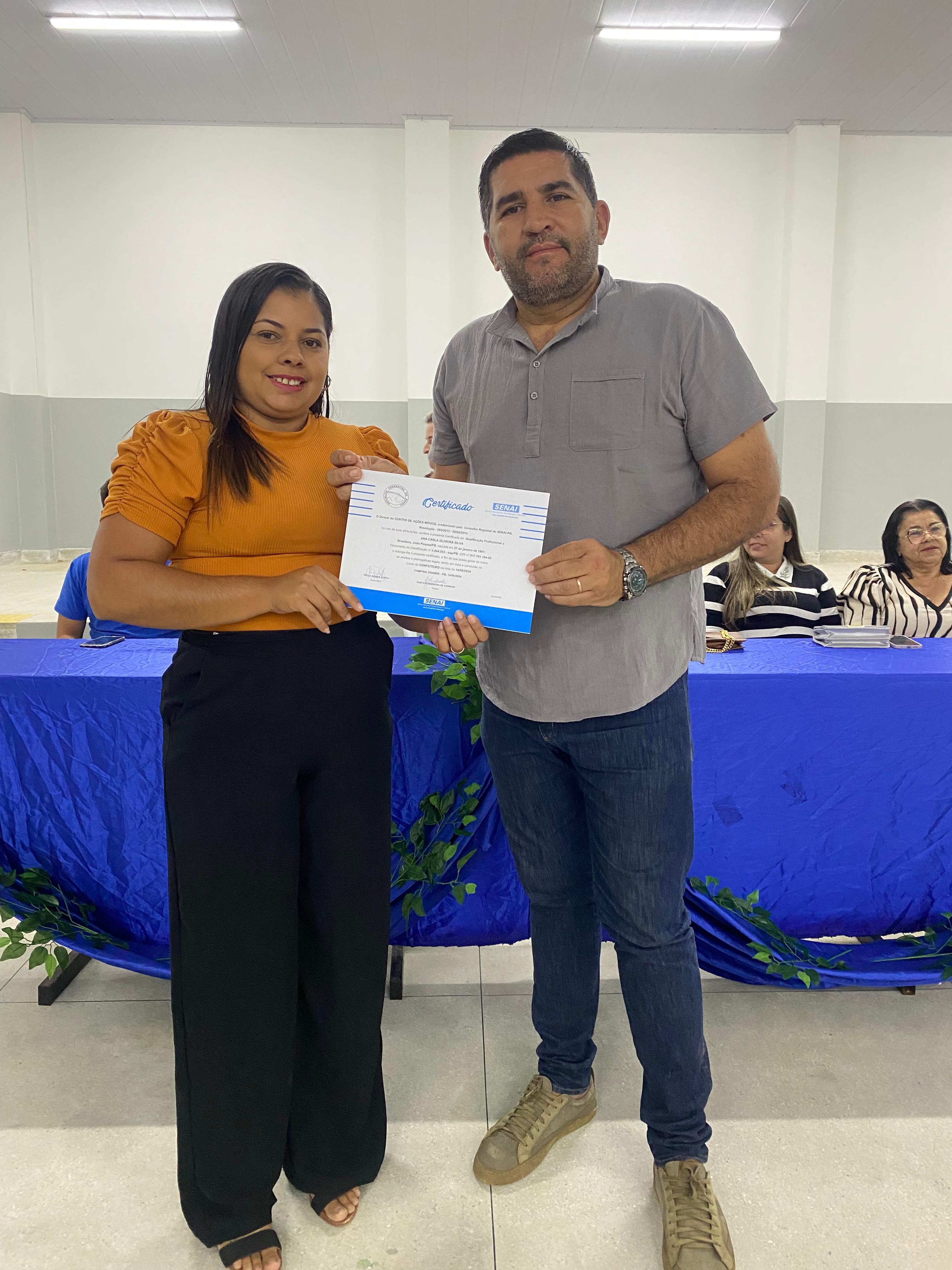 Prefeitura de Nova Floresta realiza entrega de Certificados de Conclusão de Curso Profissionalizante de Confeiteira pelo SENAI
