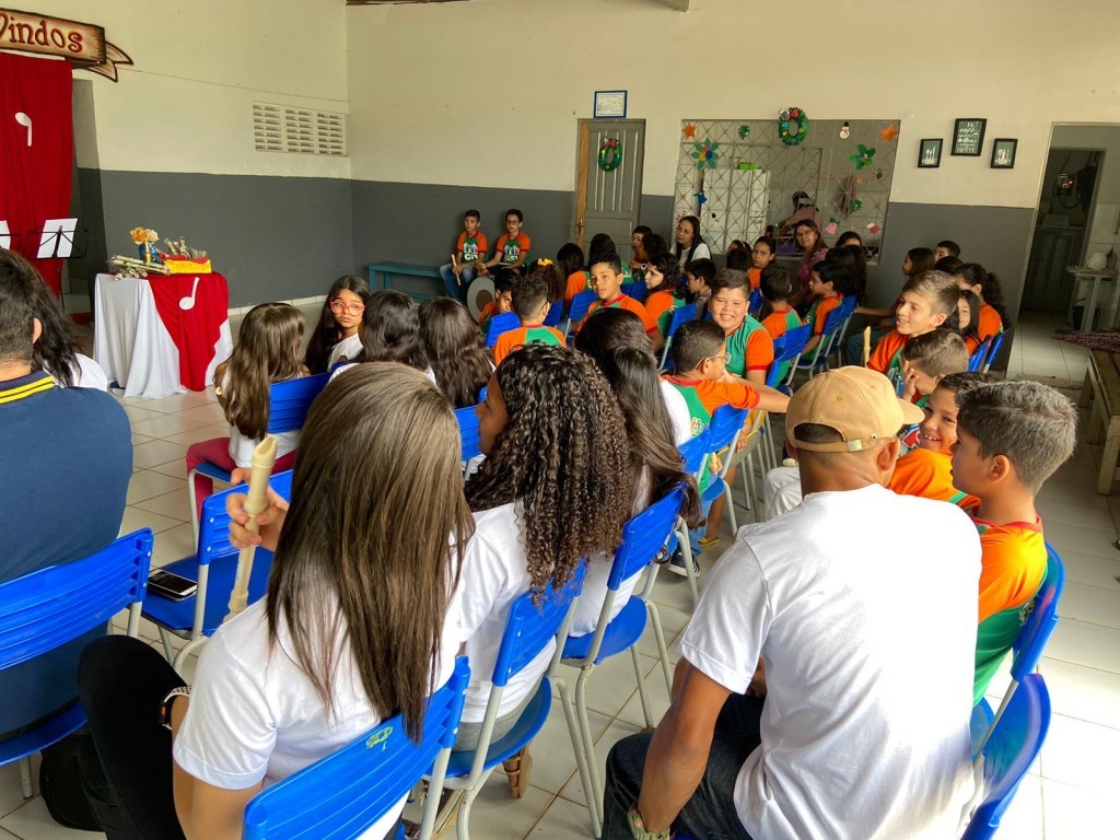 Prefeitura de Nova Floresta realiza evento em alusão ao dia da música no SCFV.