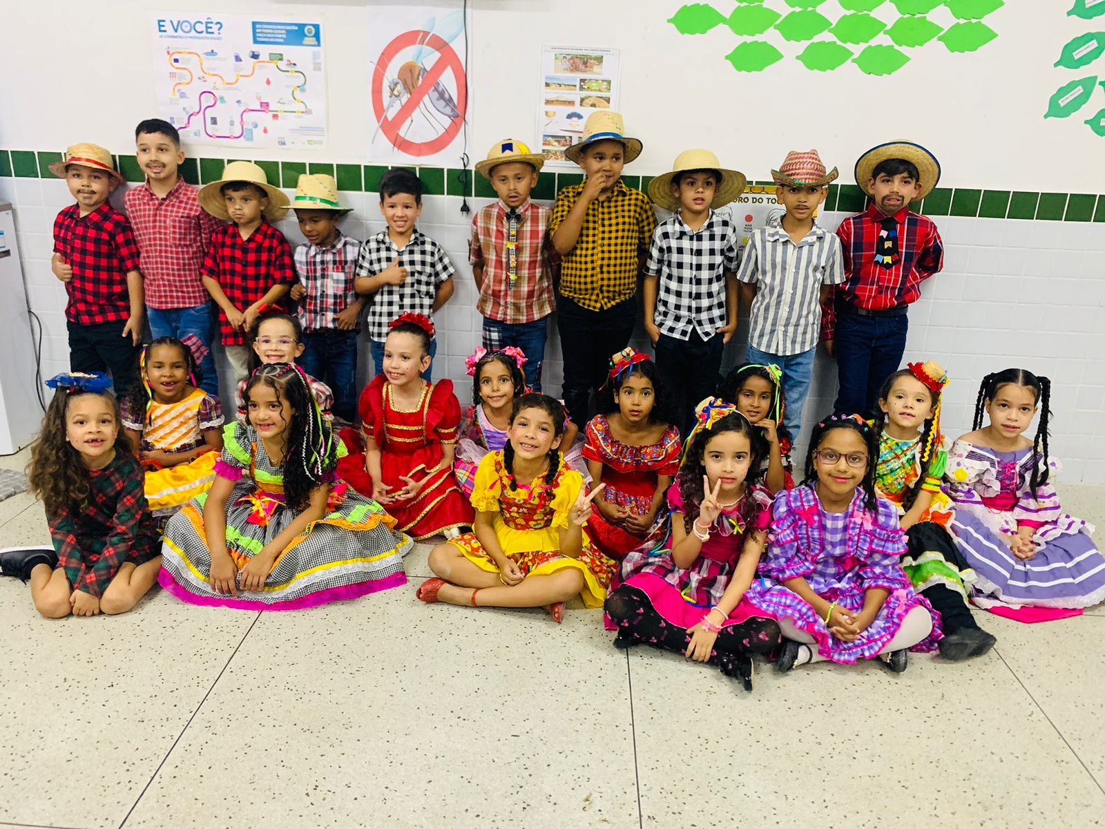 Prefeitura Municipal de Nova Floresta Realiza mais uma noite do São João de Bairros 2024 na Escola Delane Santos