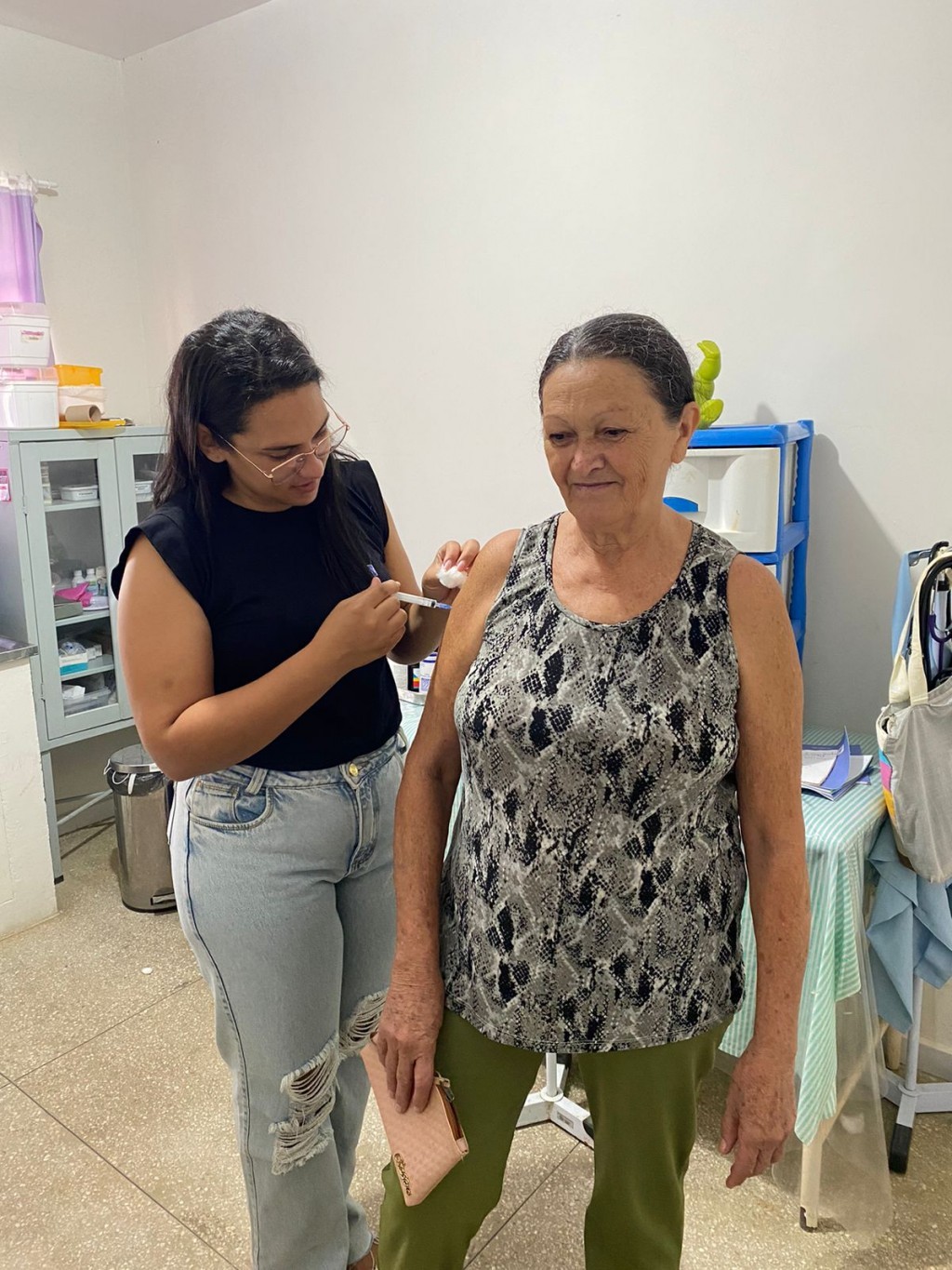 A Prefeitura de Nova Floresta, através da Secretaria Municipal de Saúde, realizou, no último sábado (13), mais um Dia D de Multivacinação.