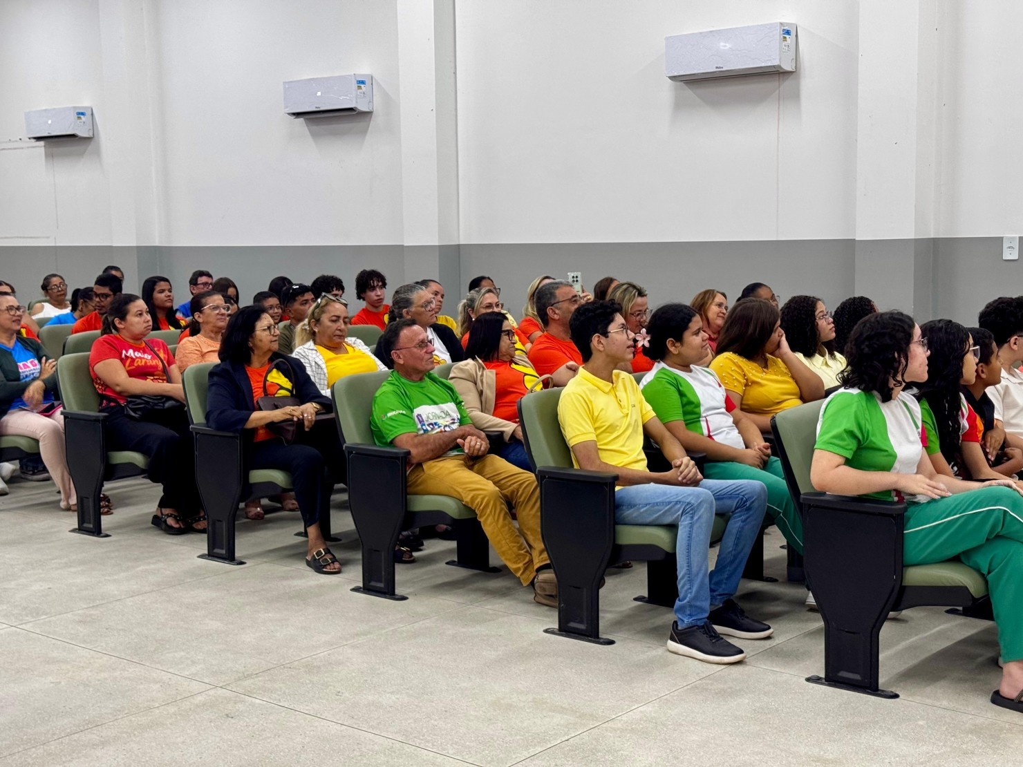 Nova Floresta promove palestra sobre escuta protegida durante ações da campanha Maio Laranja