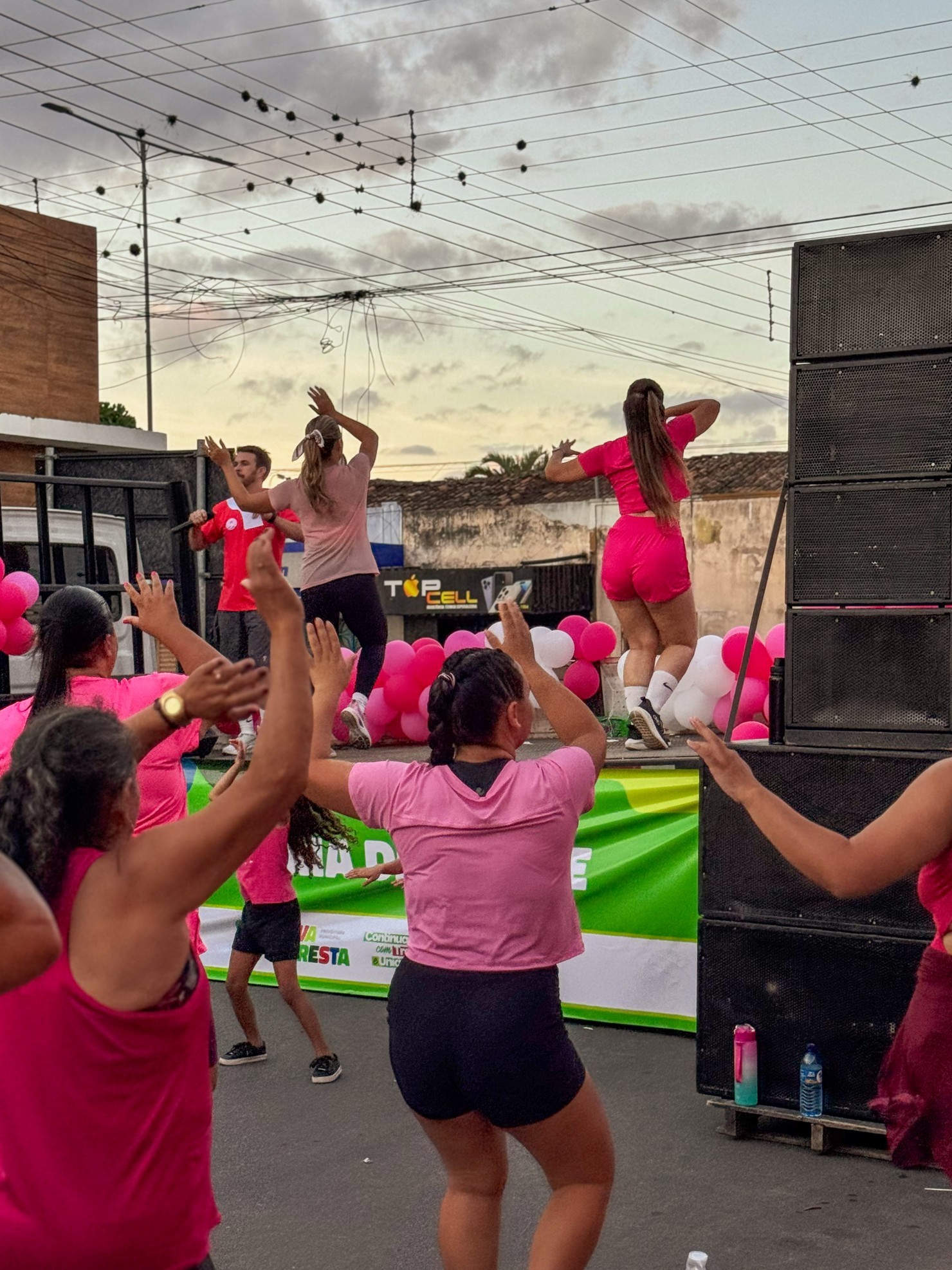 Aulão de Zumba do Outubro Rosa movimenta Nova Floresta em ação pela saúde e prevenção