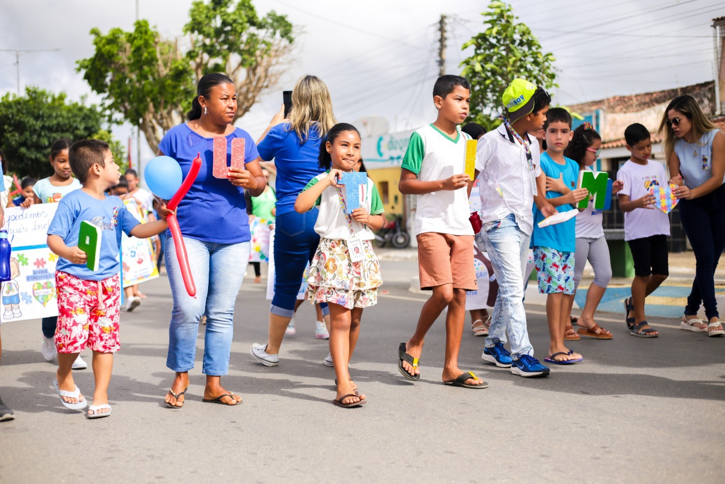 1ª Caminhada pela Conscientização do Autismo reúne comunidade em um gesto de inclusão e respeito