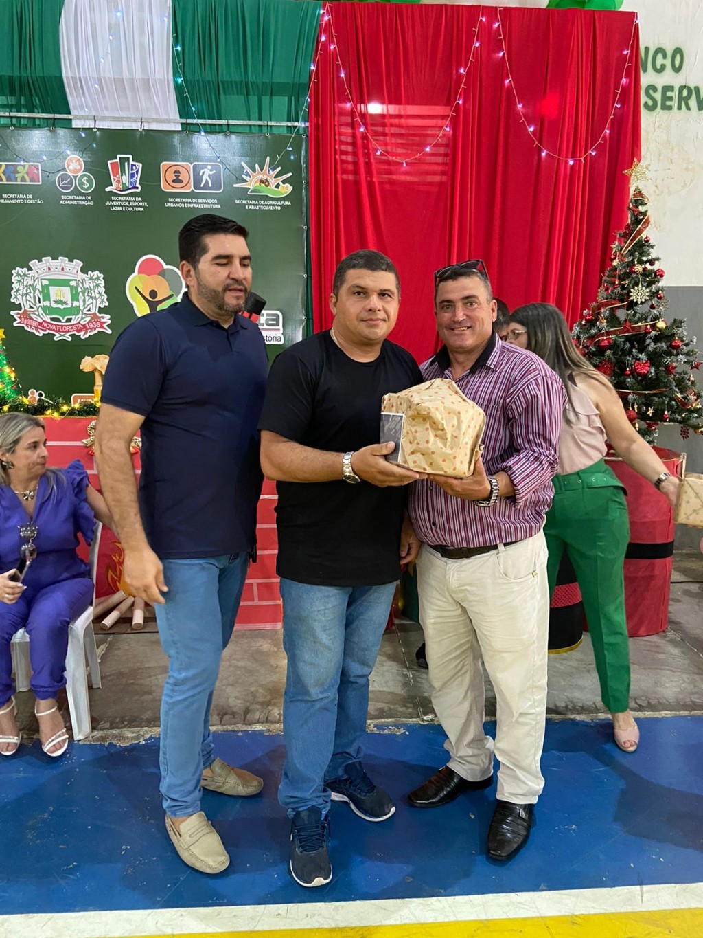 Prefeitura de Nova Floresta realiza café da manhã da confraternização dos servidores.