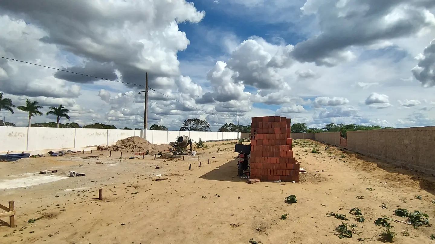 Prefeito Jarson acompanha obras de construção de novo Cemitério