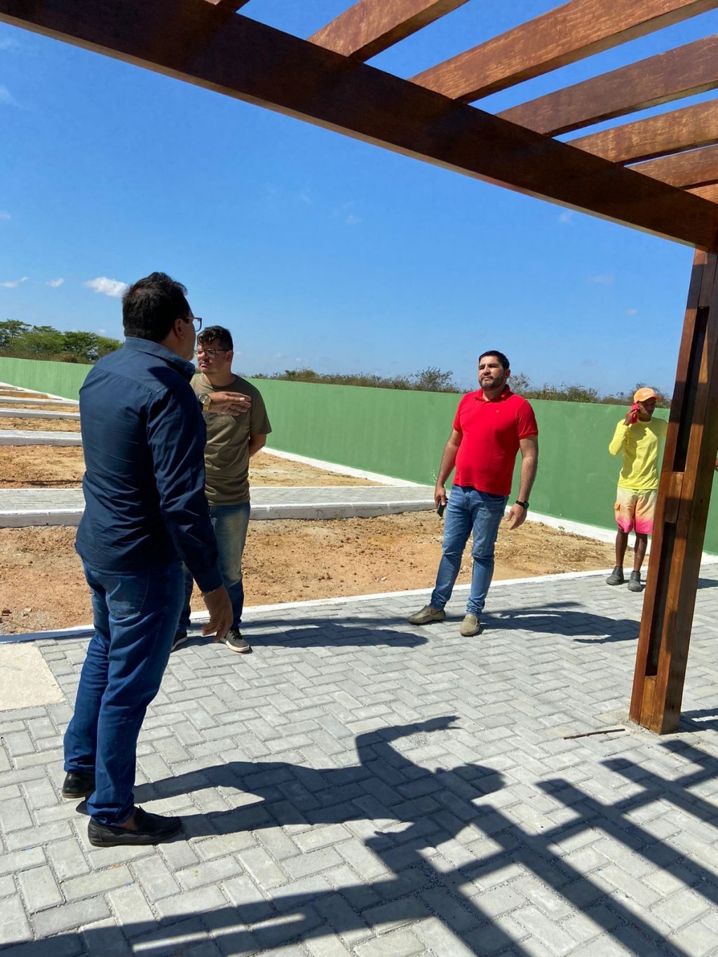 Prefeito Jarson acompanha finalização do novo Cemitério Público.