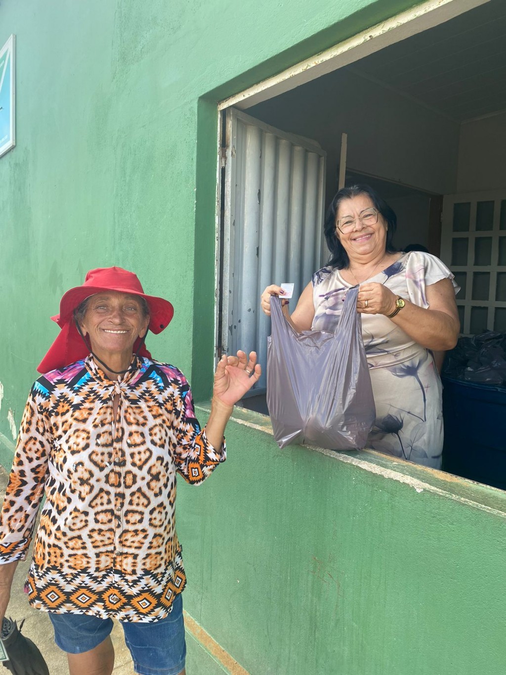 Secretaria de Assistência Social promove entrega de Macaxeira e Limão através do PAA