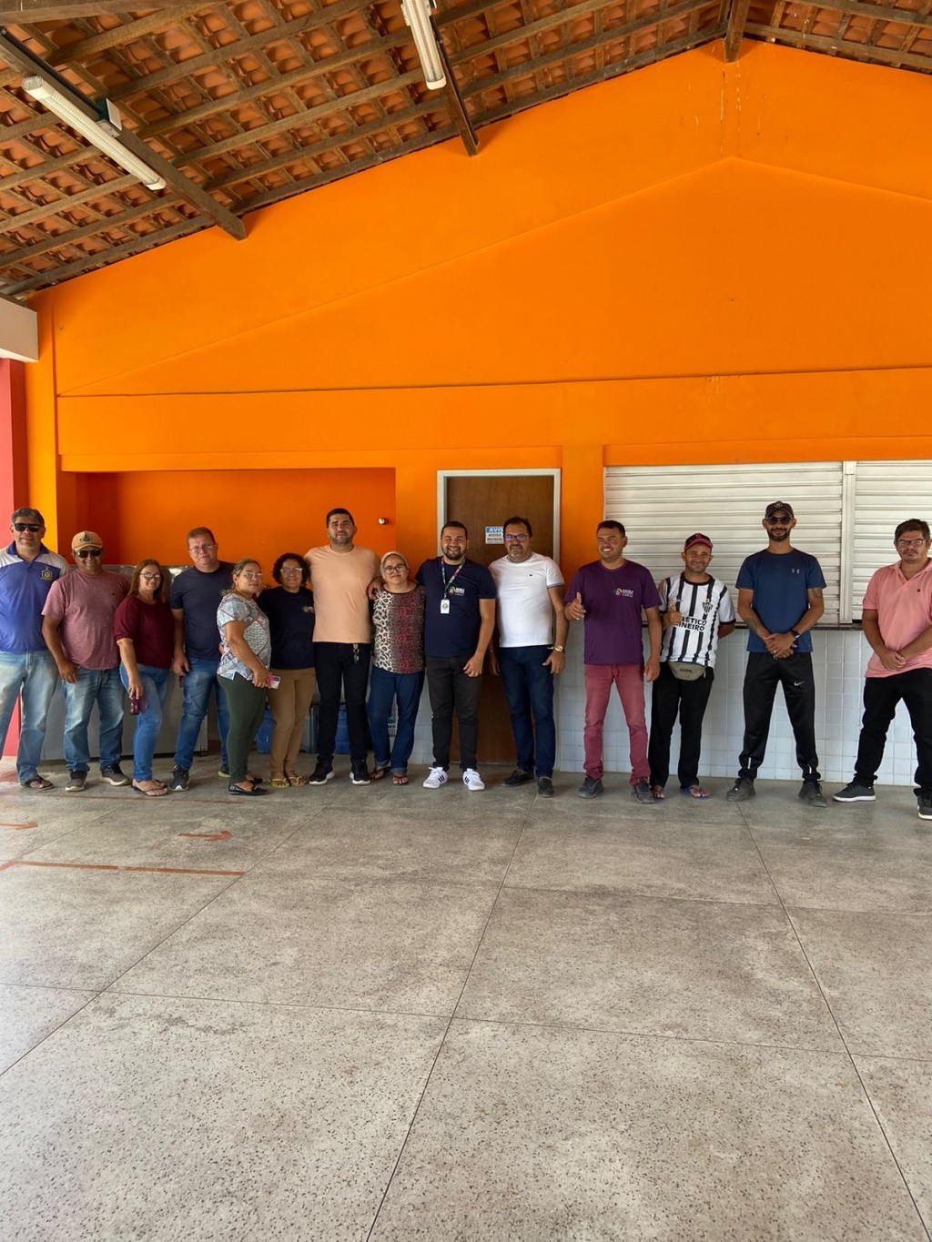 Prefeito Jarson acompanha finalização em pavimentação q da acesso a Escola José Rolderick.