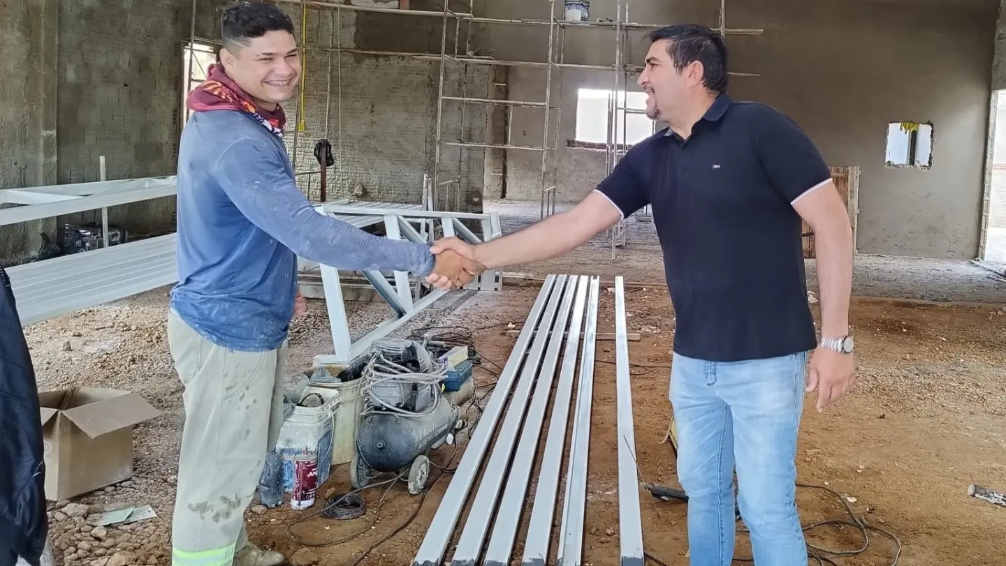 Prefeito Jarson acompanha obras de construção de nova creche