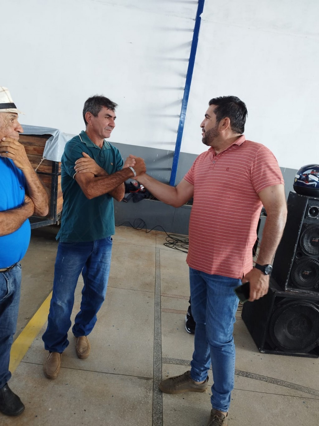 Prefeitura de Nova Floresta realiza Forró dos Idosos especial de Dia dos Pais e entrega fardamentos
