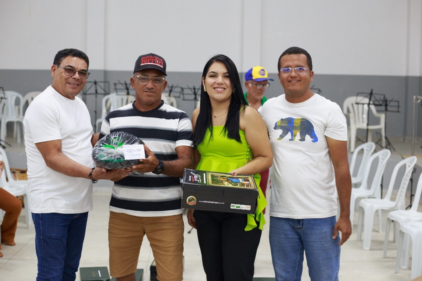 Prefeitura realiza entrega de novos fardamentos à Orquestra Filarmônica José Batista Dantas em comemoração aos 66 anos de emancipação política