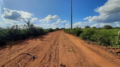 Prefeito Jarson acompanha trabalhos de recuperação de estradas vicinais na zona rural