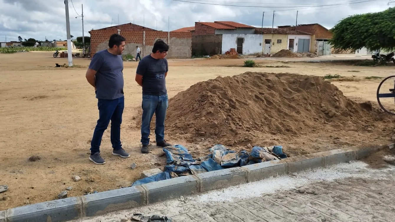 Prefeito Jarson acompanha obras de construção do Cemitério