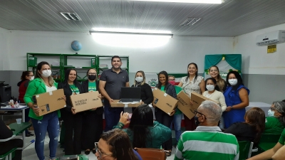 Prefeitura de Nova Floresta entrega notebooks para professores da Rede Municipal de Ensino