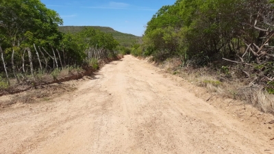 Prefeito Jarson e secretários de Transportes e Agricultura visitam estrada da Jandaíra